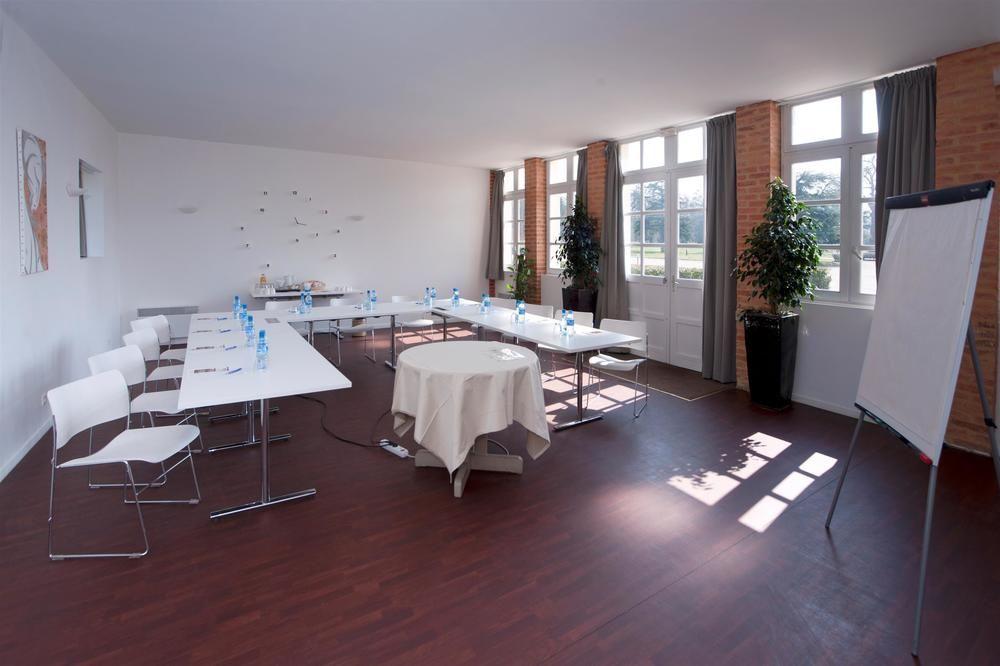 Le Mans Country Club Hotel Yvré-lʼÉvêque Екстериор снимка